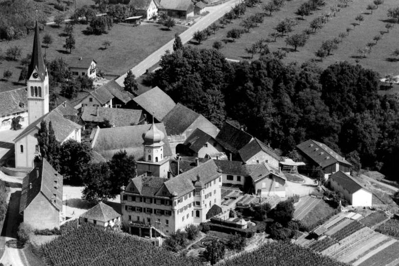 Schloss_Herdern_003.jpg